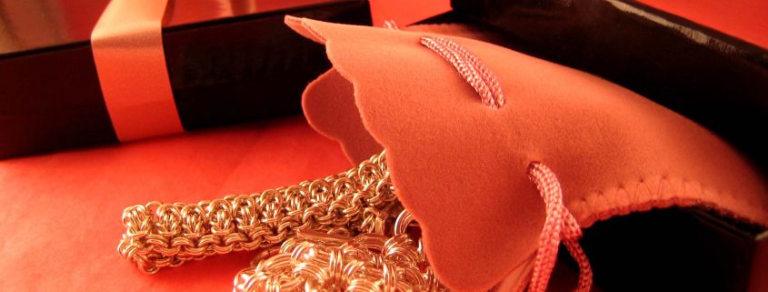 Why Narcissists and Cheaters Give Guilt Gifts